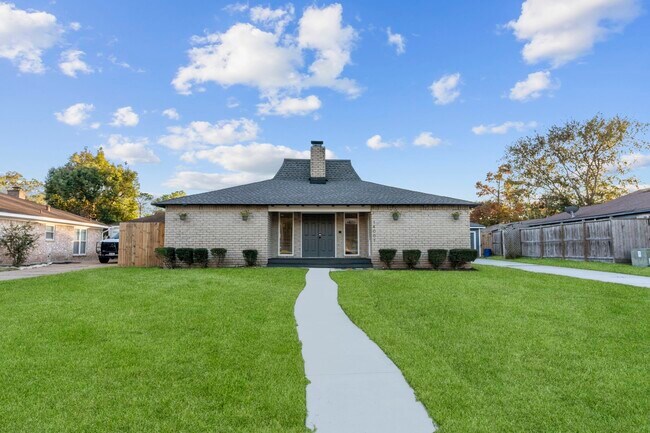 Building Photo - 14007 Overbrook Ln