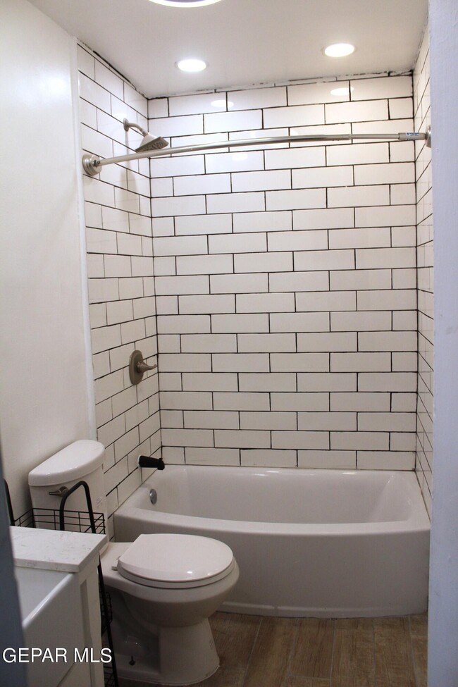 Building Photo - 3819 Morehead Ave