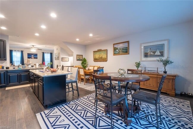 Building Photo - 605 Brickell Chase