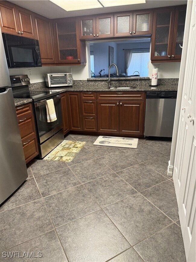 Building Photo - 5535 Rattlesnake Hammock Rd