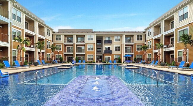 Building Photo - 515 E Slaughter Ln