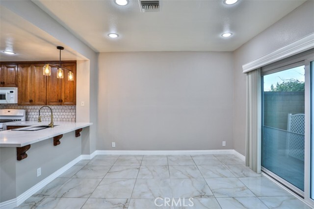Building Photo - 176 Cll Renata