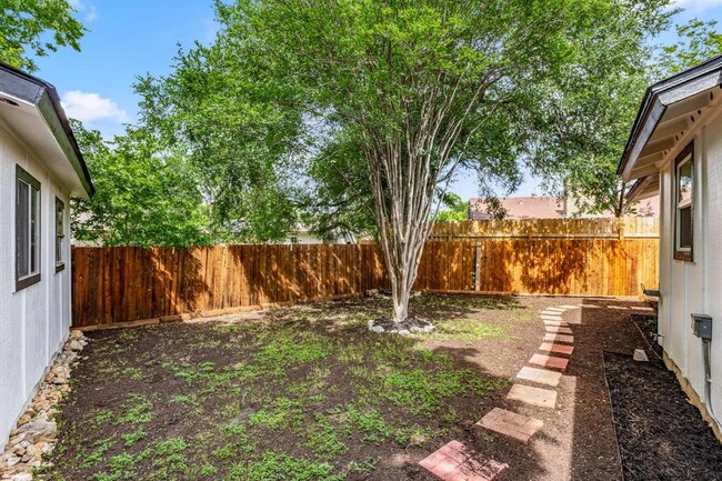 Building Photo - 2506 Carlow Dr