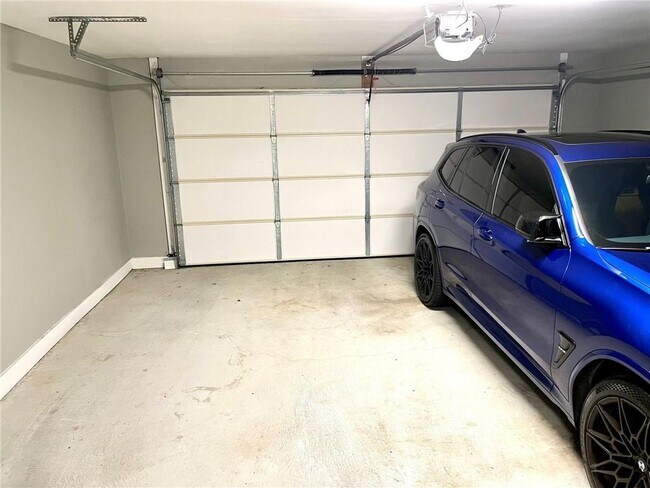 Building Photo - 4148 Fawn Ct NE