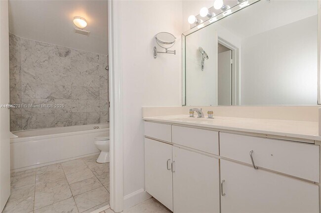 Building Photo - 50 Ocean Ln Dr