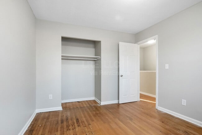 Building Photo - 5011 Wabash Pl