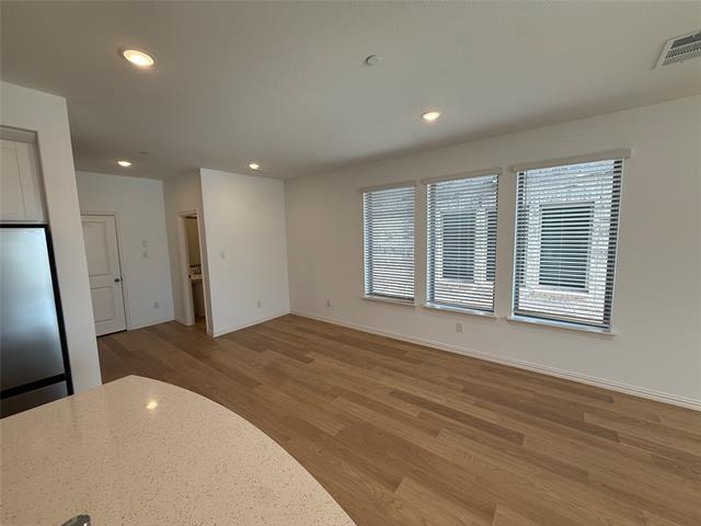 Building Photo - 724 4th St