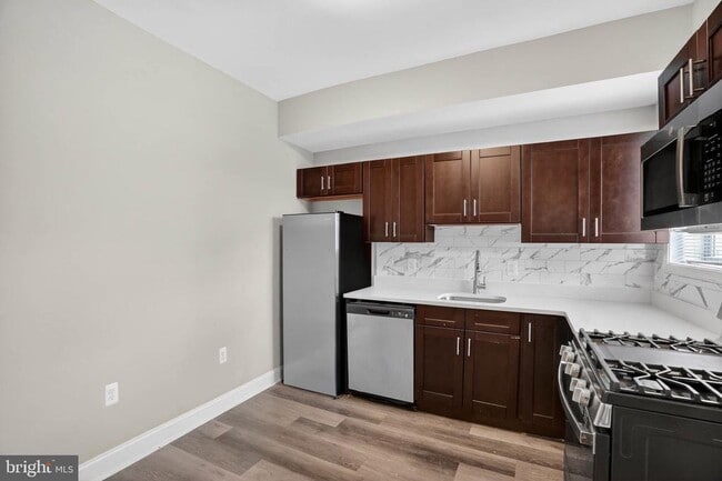 Building Photo - 2942 Arunah Ave