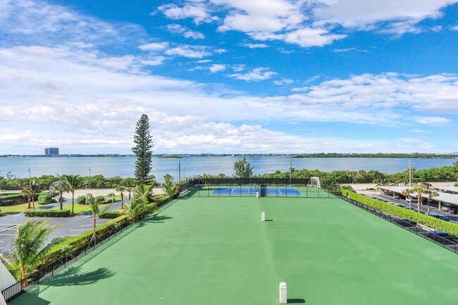 Building Photo - 5420 N Ocean Dr