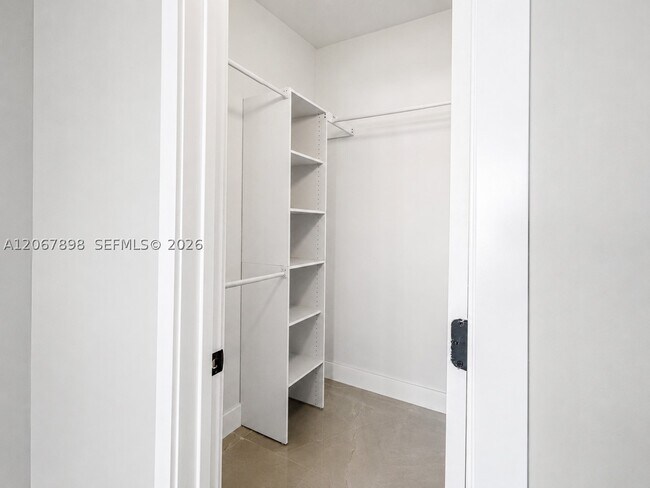 Building Photo - 14124 Kendale Lakes Cir
