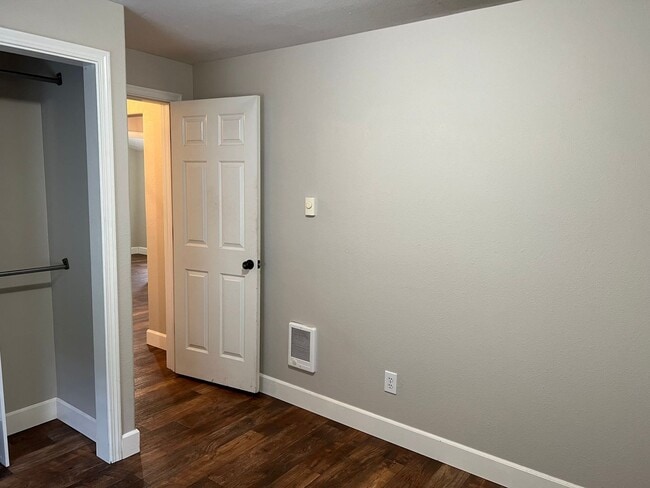 Building Photo - Updated 3 bedroom 1 bathroom house in Thur...