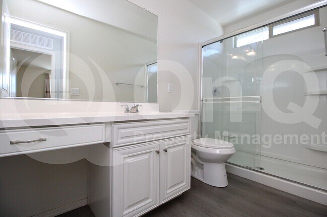 Building Photo - 16401 W Latham St