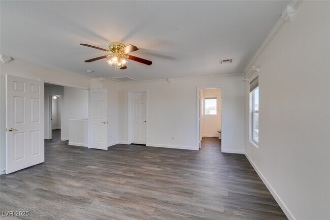 Building Photo - 210 Lynbrook St