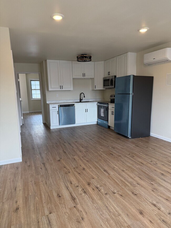 Building Photo - Renovated Apartments on Main Street in Myersville