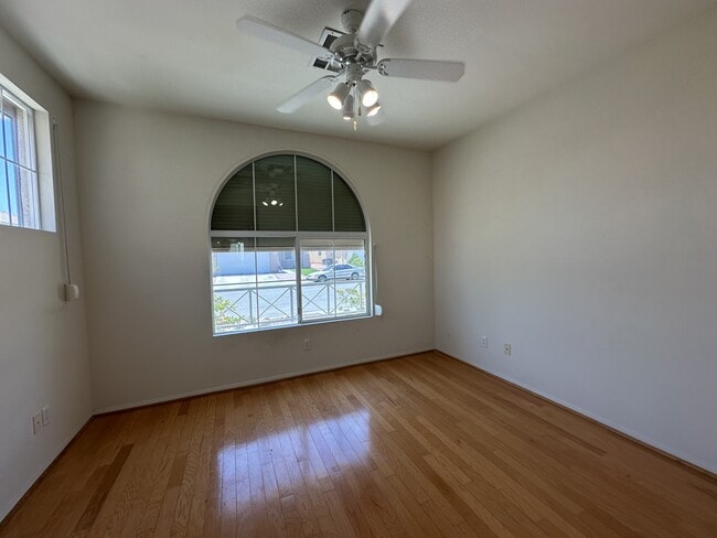 Building Photo - 9900 Shadow Grove Ave