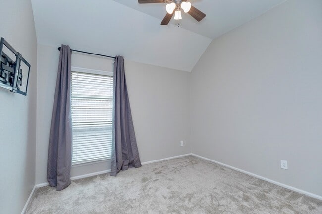 Building Photo - 30103 Aralia Dr