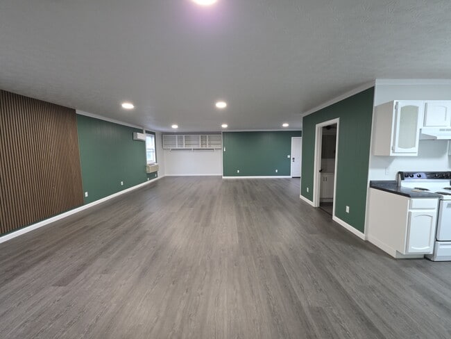 Building Photo - 105 Becky Dr