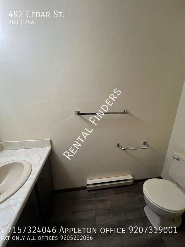 Building Photo - 492 Cedar St