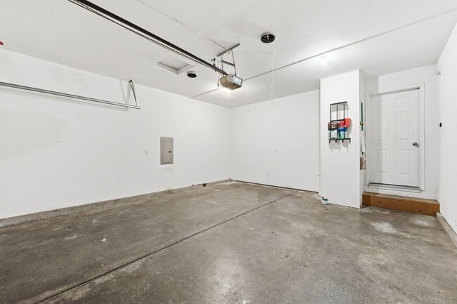 Building Photo - 5769 N Lachaise Ln
