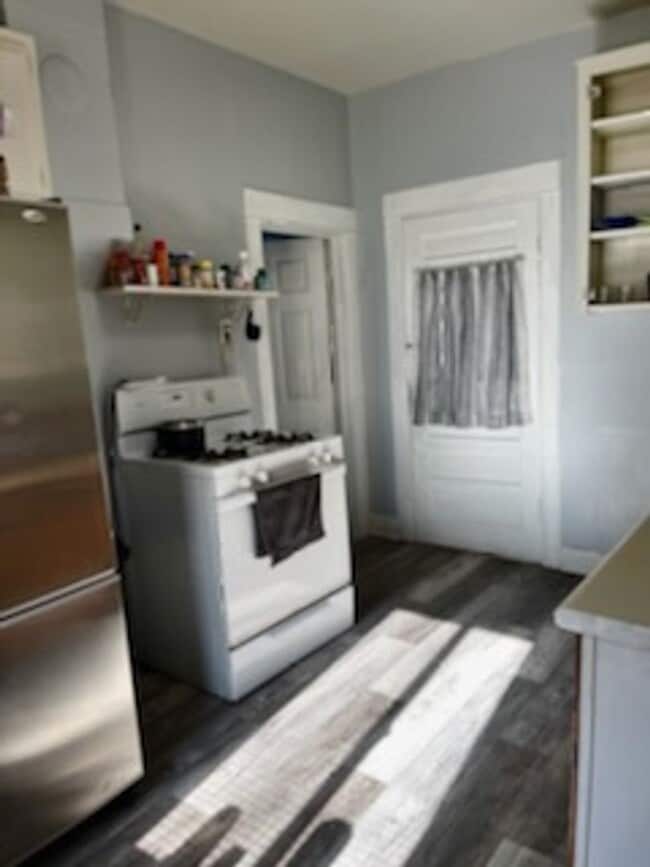 Building Photo - Single Family Home with Garage | Avail. Oc...