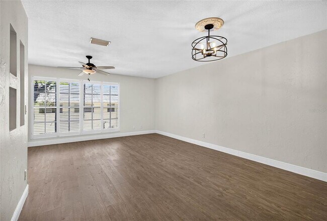 Building Photo - 606 S Glen Ave