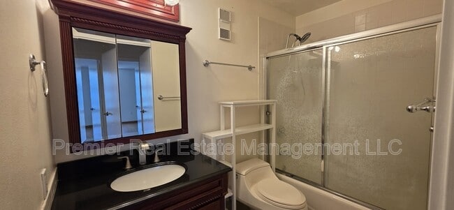 Building Photo - 1625 Larimer St