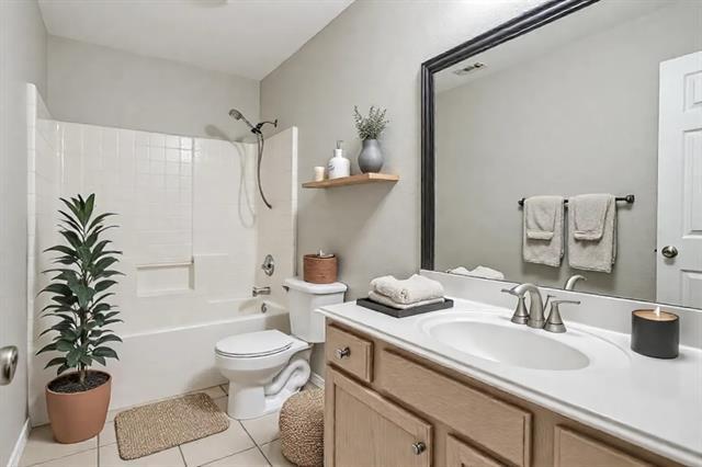 Building Photo - 10633 Lipan Trail