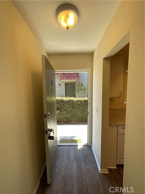 Building Photo - 16841 Lynn Lane
