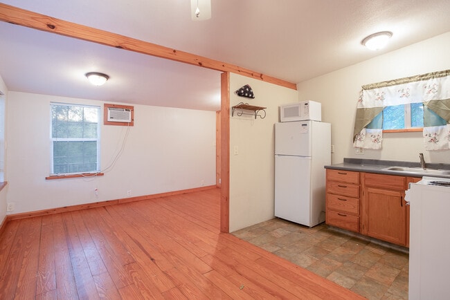 Building Photo - 147 Choctaw Trl