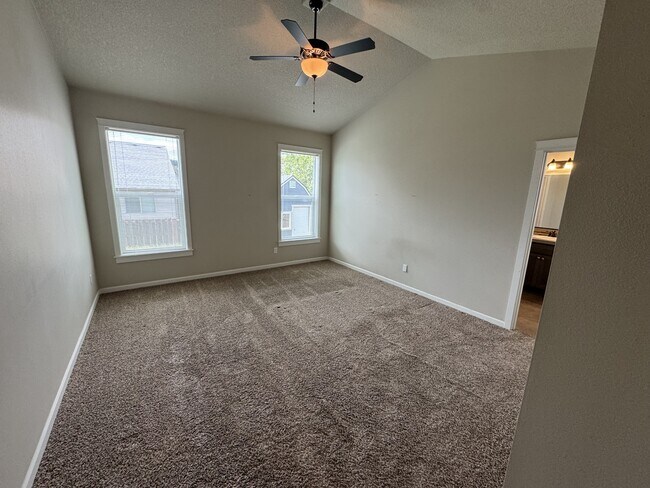 Building Photo - 903 Riley Dr NE