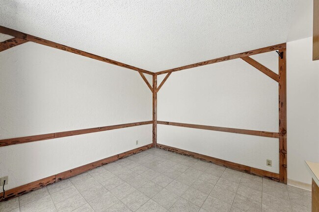 Building Photo - 5880 Taormino Ave