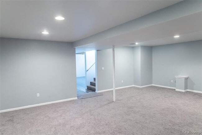 Building Photo - 421 Harvey Ave