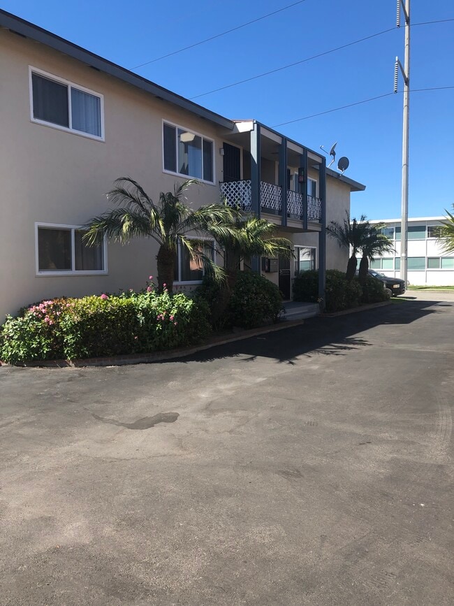 Building Photo - 11828 Eucalyptus Ave