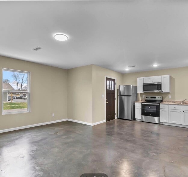 Building Photo - 1300 W Mar Elm St