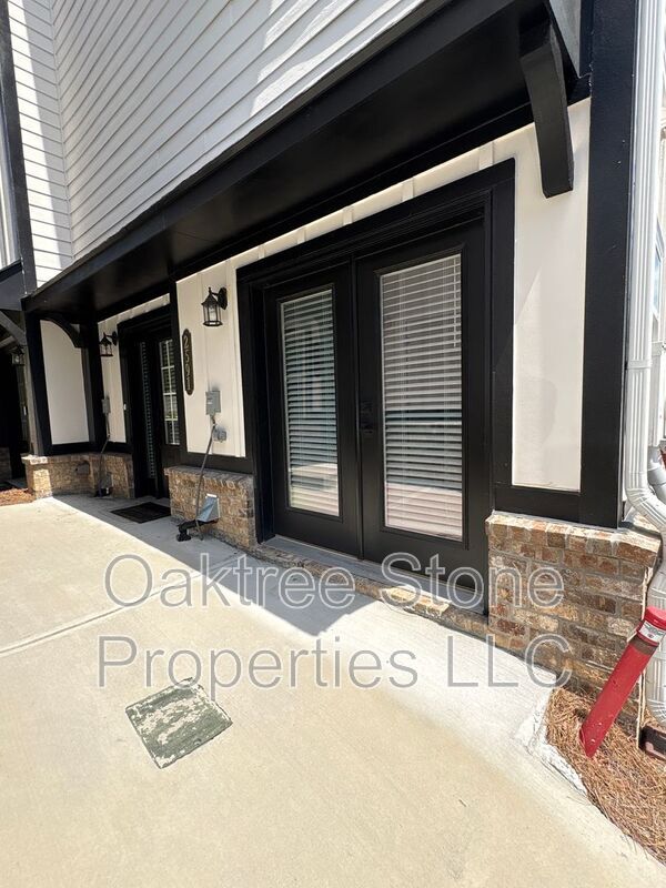 Building Photo - 2591 Ocean Dr NW