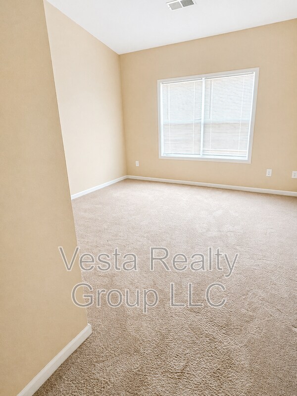 Building Photo - 1055 City Park Dr