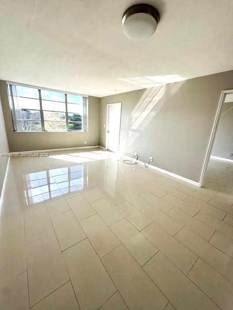 Building Photo - 9470 Live Oak Pl