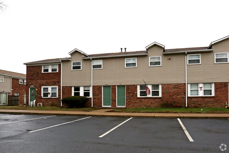 Arbors at Evansville Apartments - Coldwater Flats