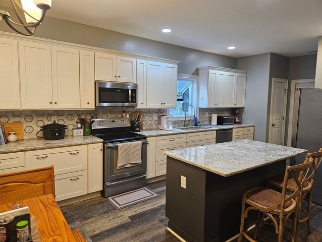 Building Photo - 3 Bedroom 2 Bath unfurnished home located in Sneads Ferry
