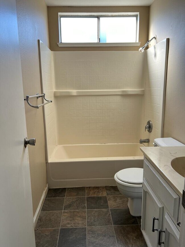 Building Photo - Coming Soon in North Merced!