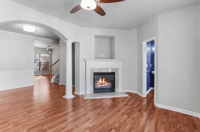 Building Photo - 1814 Dunrobin Dr SE