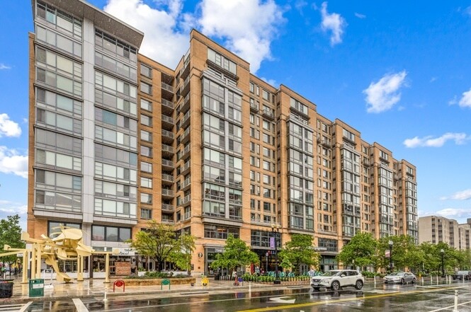 Building Photo - 475 K St NW