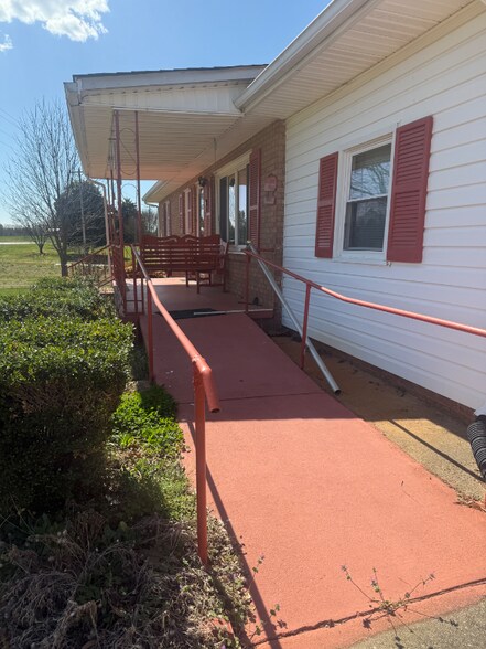 Building Photo - 2630 Amity Hill Rd