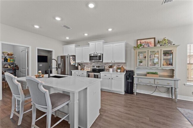 Building Photo - 6346 Blueberry court
