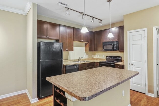 Kitchen - Lantower Cypress Creek
