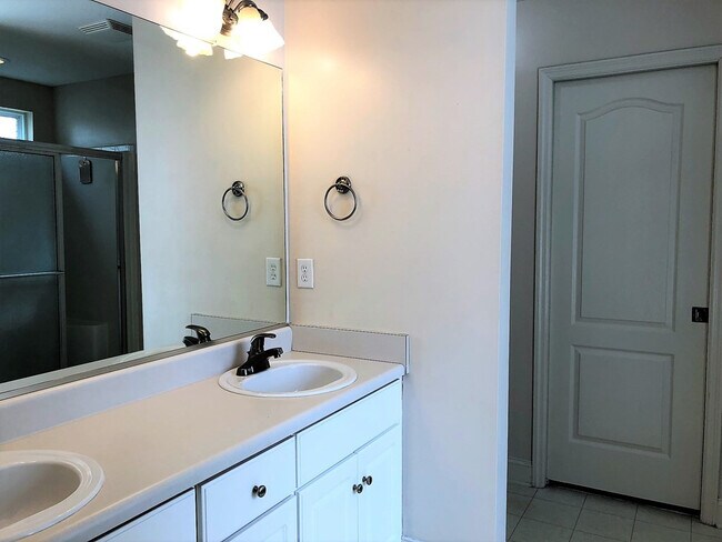 Building Photo - 3012 Brockham Ct