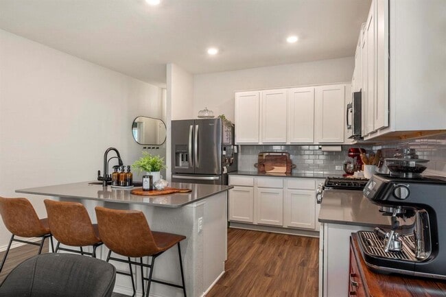 Building Photo - 5932 Bianca Dr