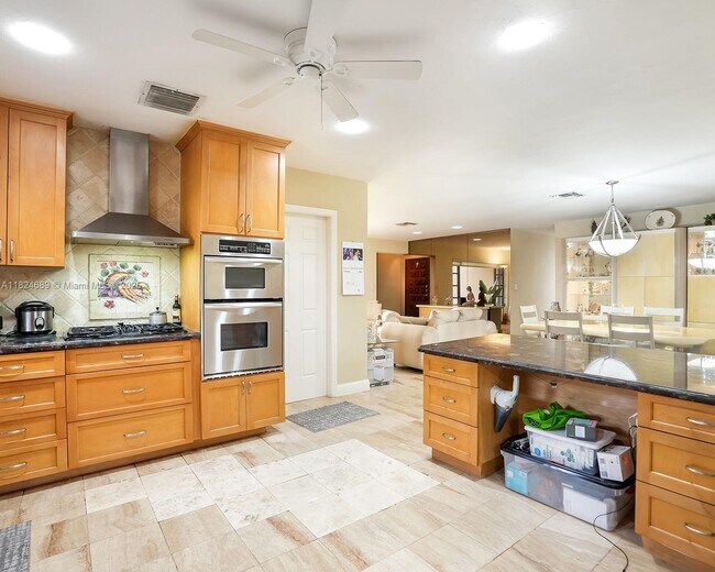 Building Photo - 9460 SW 53rd St