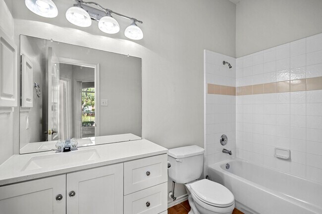 Building Photo - 9907 Brandywood Cir