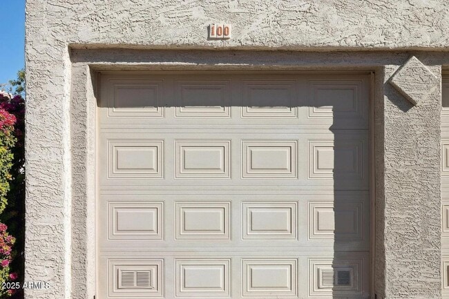 Building Photo - 935 N Granite Reef Rd